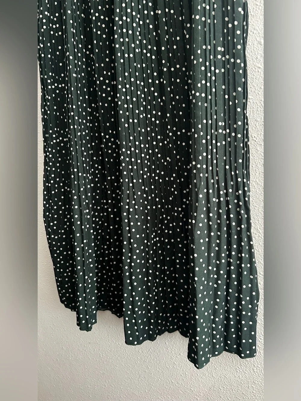 Exlura Green Polka Dot Pleated Midi Skirt